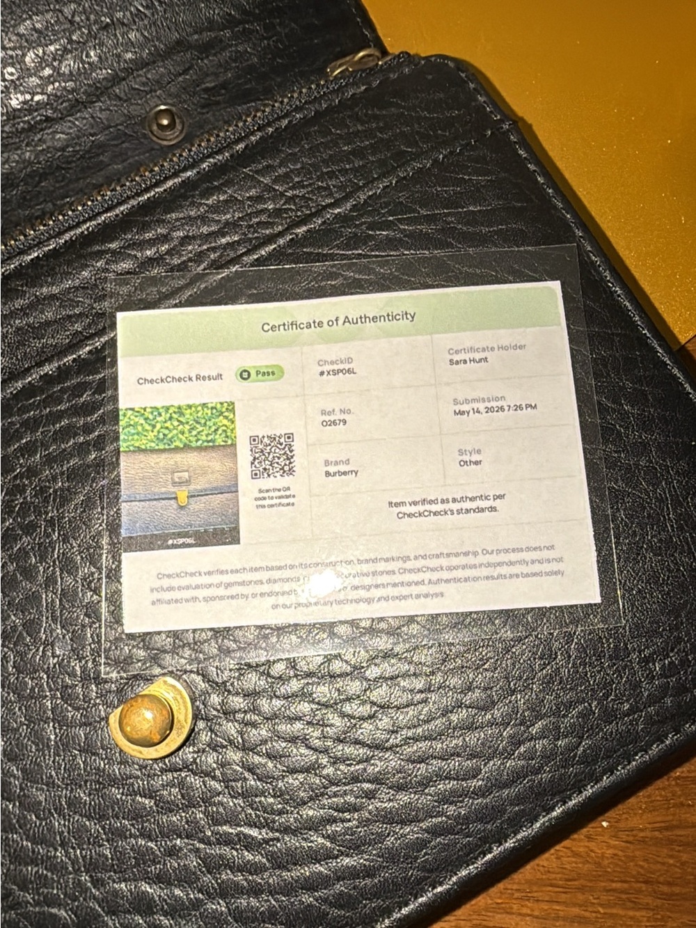 Authenticated card included with this Vintage Burberrys clutch black leather - Picture 15 of 16